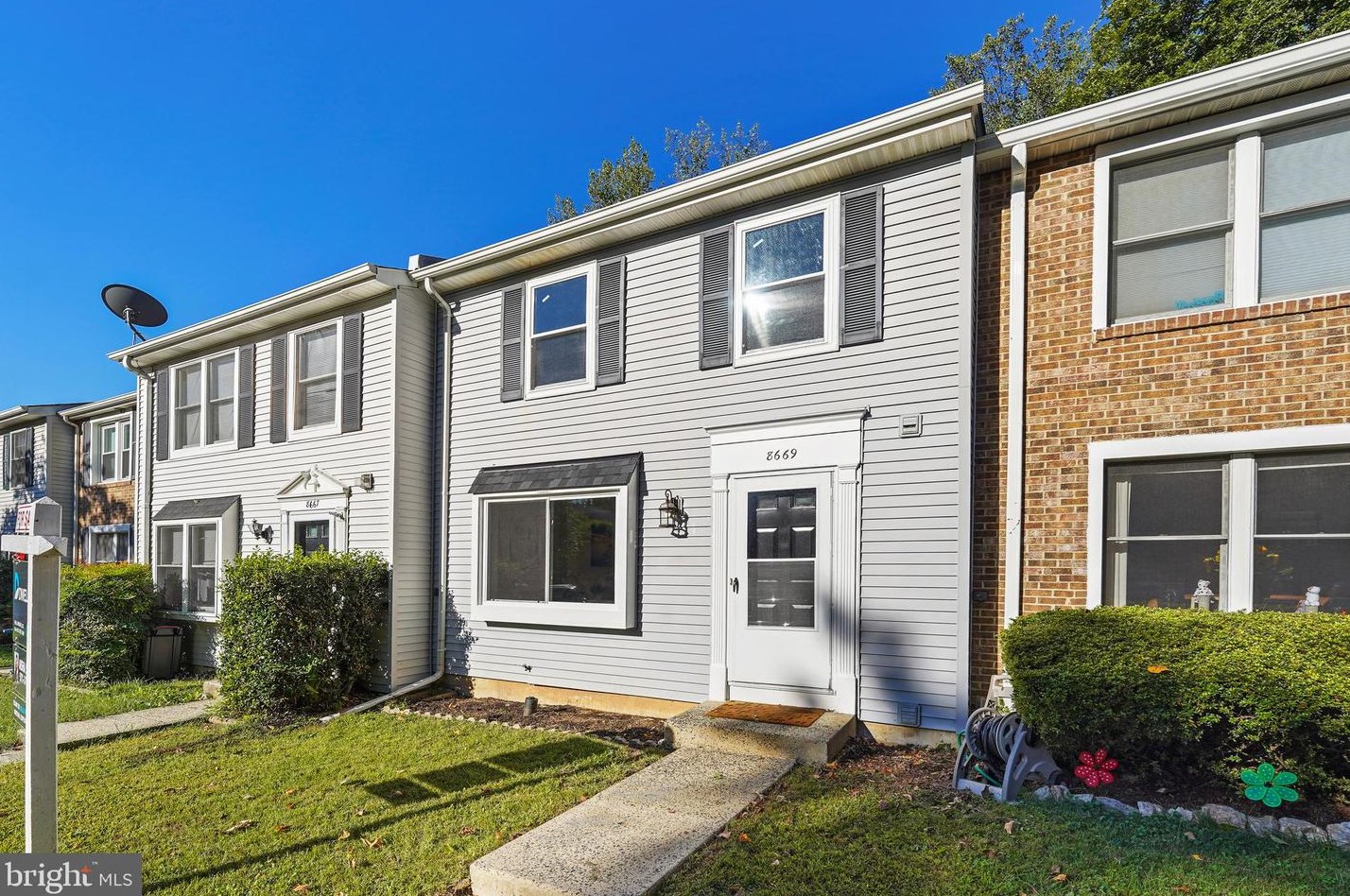 8669 Rising Creek Ct, Springfield, VA 22153