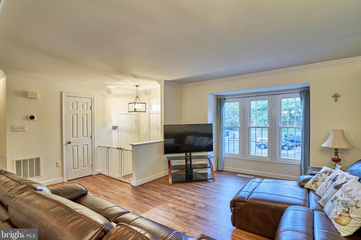 6318 John Charles Lndg, Centreville, VA 20121-2380
