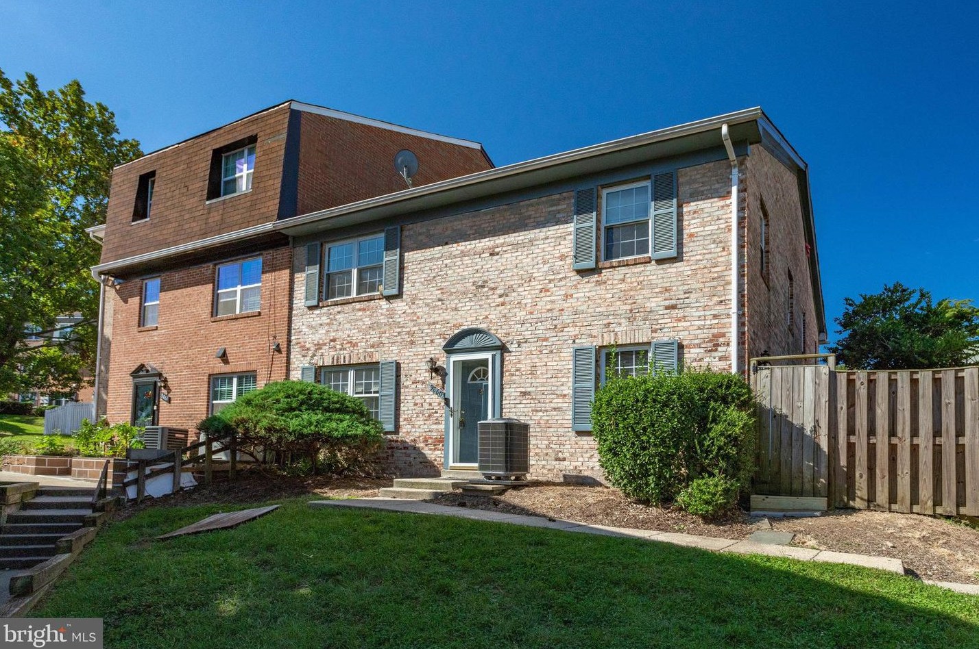 9860 Hagel Cir, Lorton, VA 22079