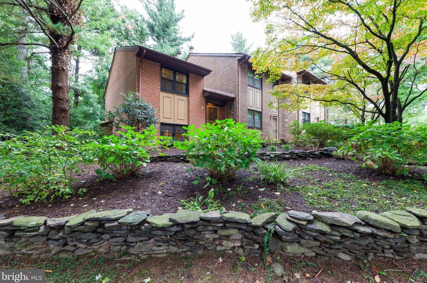 11334 Headlands Ct, Herndon, VA 20191