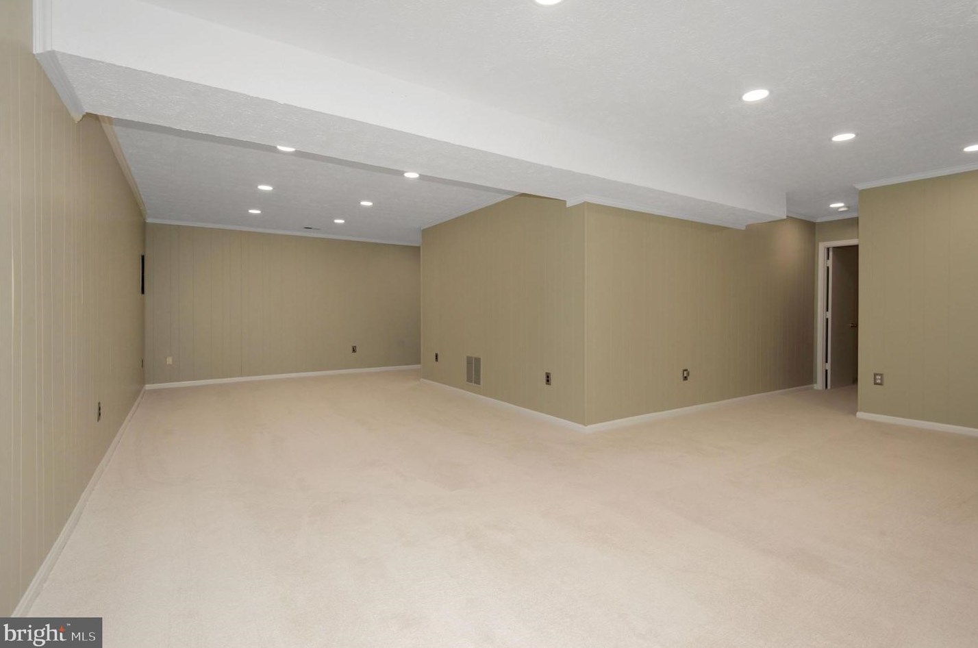 1653 Lozano Dr, Vienna VA exterior