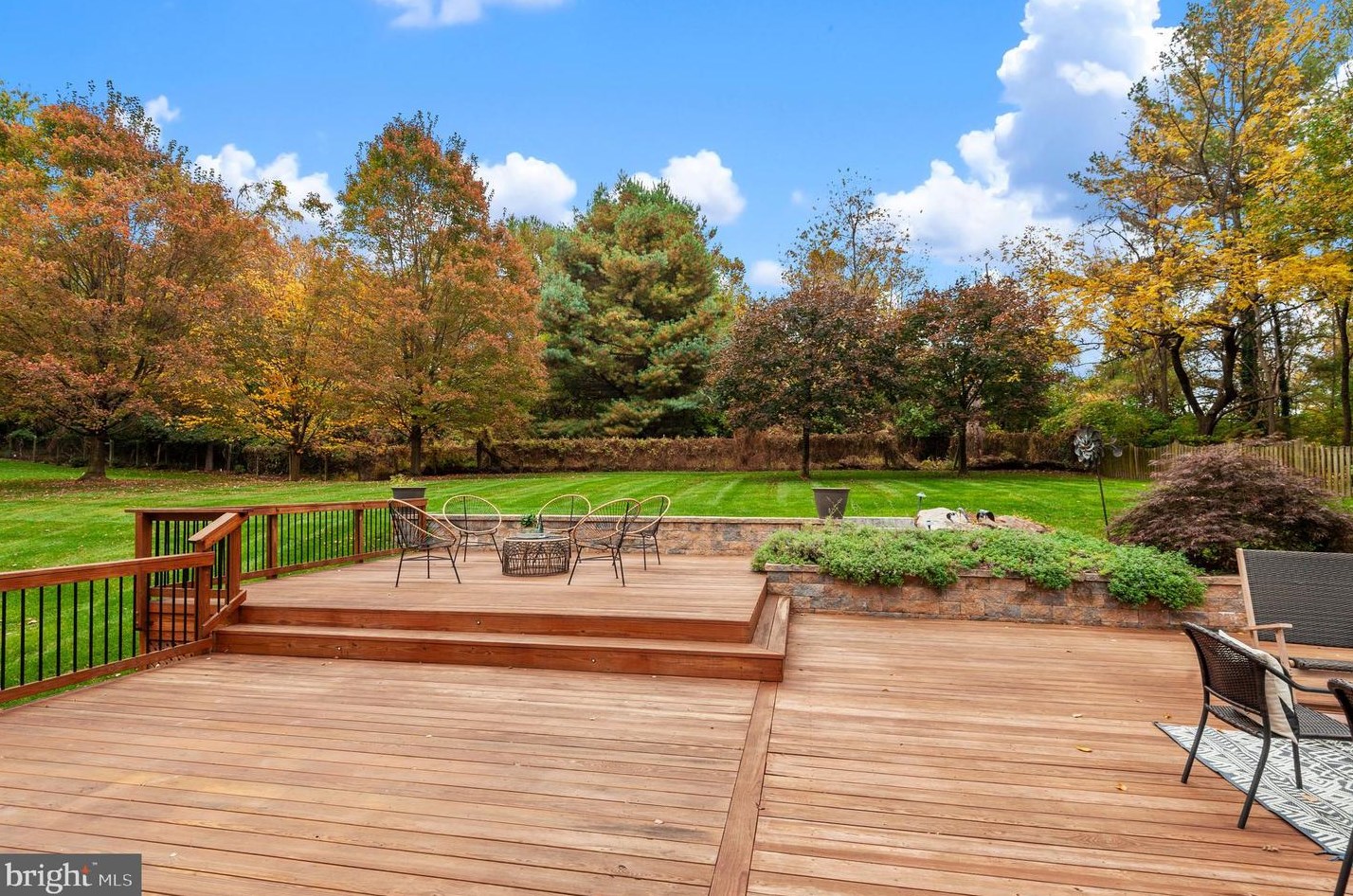 1653 Lozano Dr, Vienna VA exterior