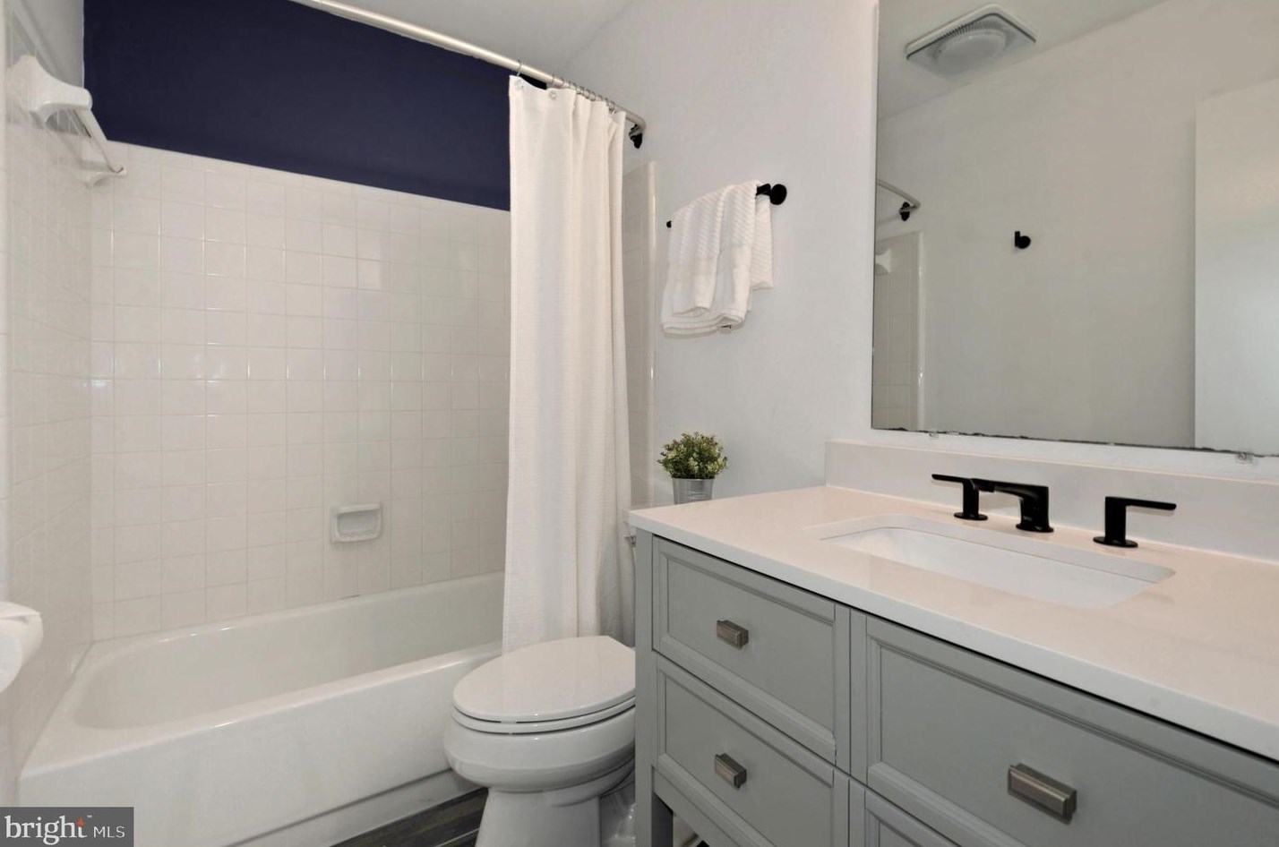 1653 Lozano Dr, Vienna VA exterior