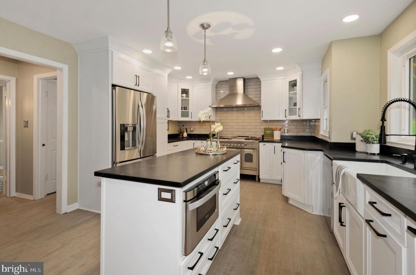 1653 Lozano Dr, Vienna VA exterior