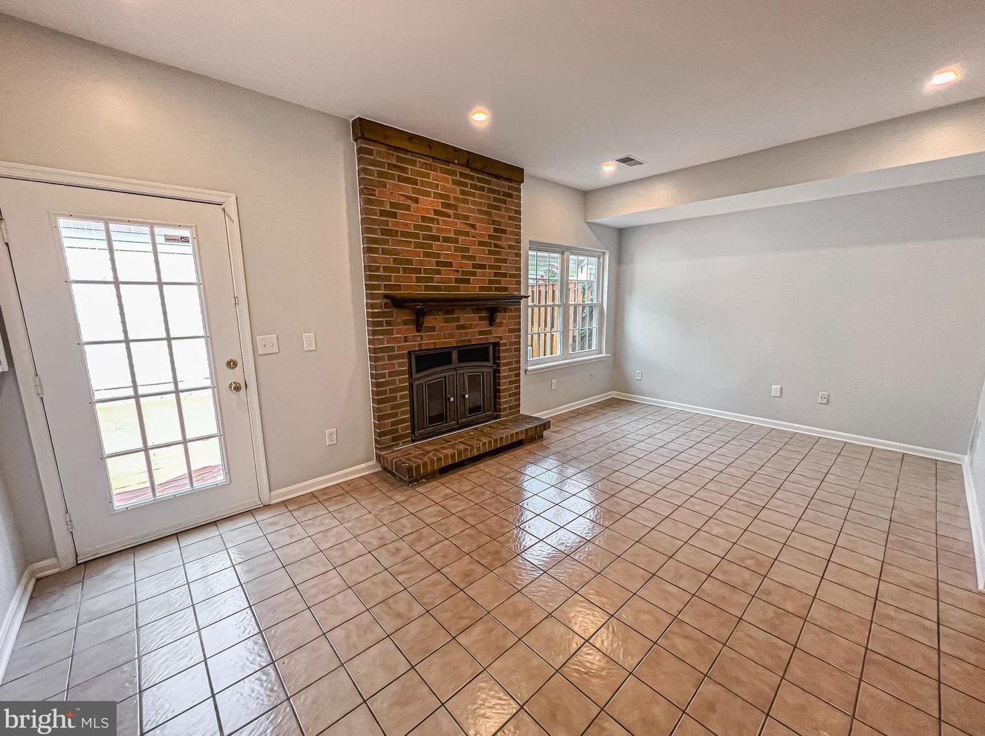 13998 New Braddock Rd, Centreville VA  20121-3440 exterior