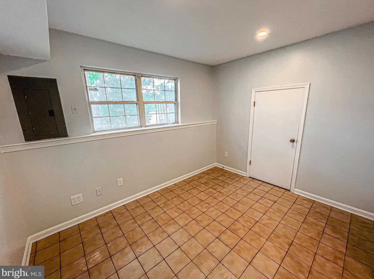 13998 New Braddock Rd, Centreville VA  20121-3440 exterior