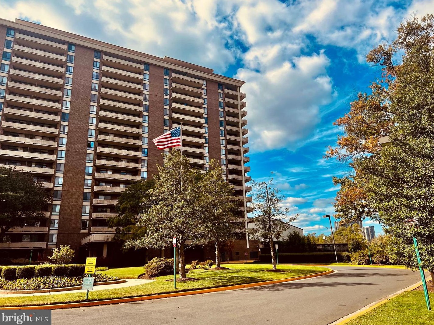 1800 Old Meadow Rd #422, Mc Lean, VA 22102