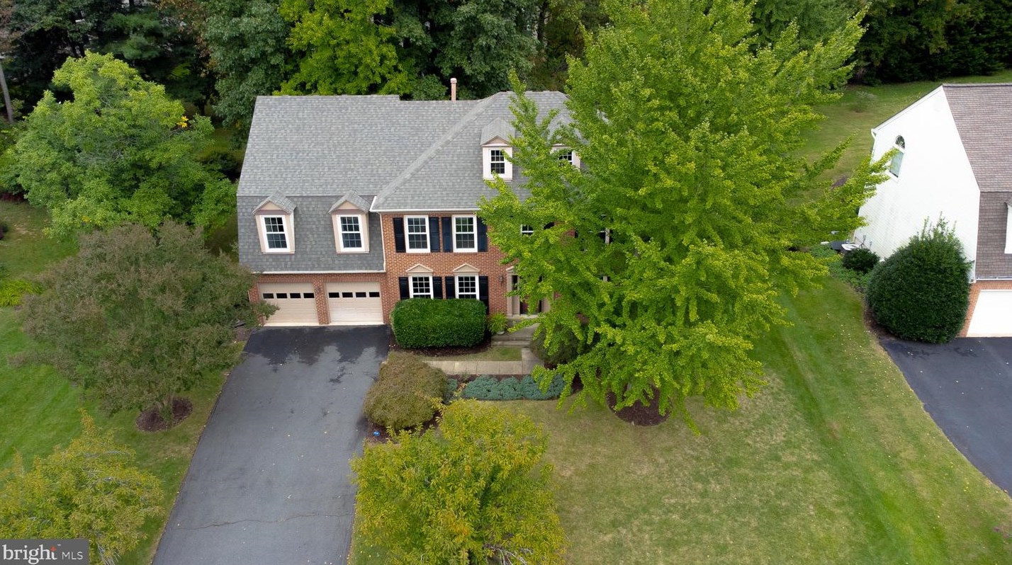 5381 Ashleigh Rd, Fairfax, VA 22030-7231