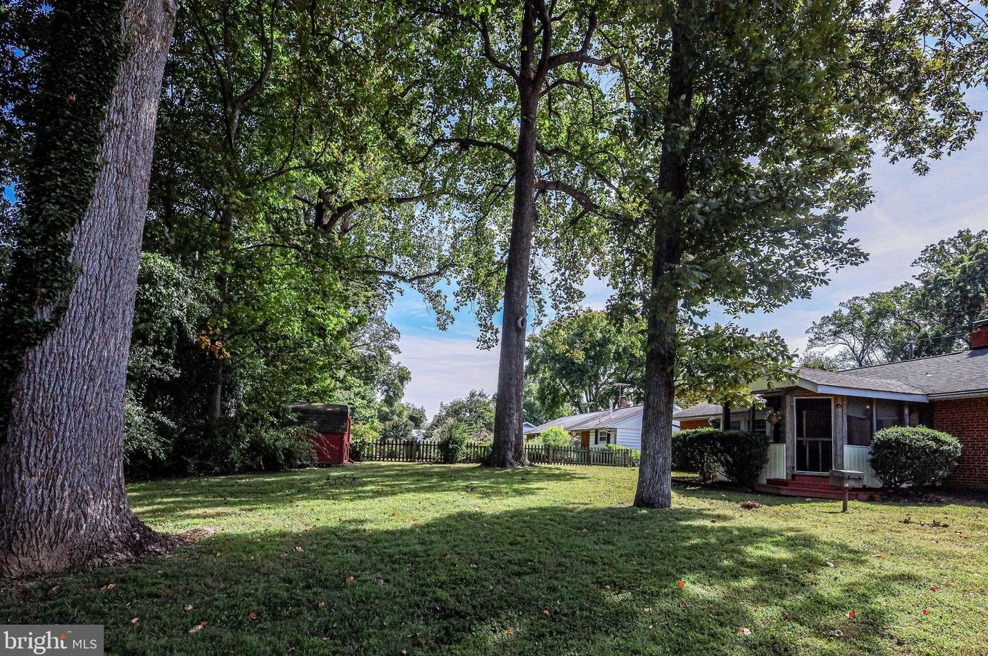 7612 Dunston St, Springfield, VA 22151