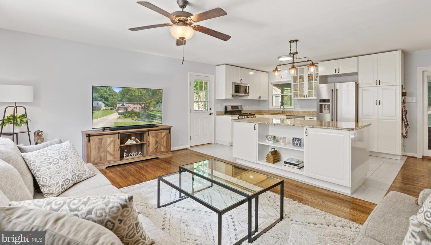8608 Langport Dr, Springfield, VA 22152
