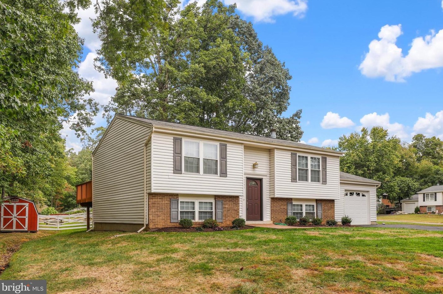 4602 Silas Hutchinson Dr, Fairfax, VA 20151-1402