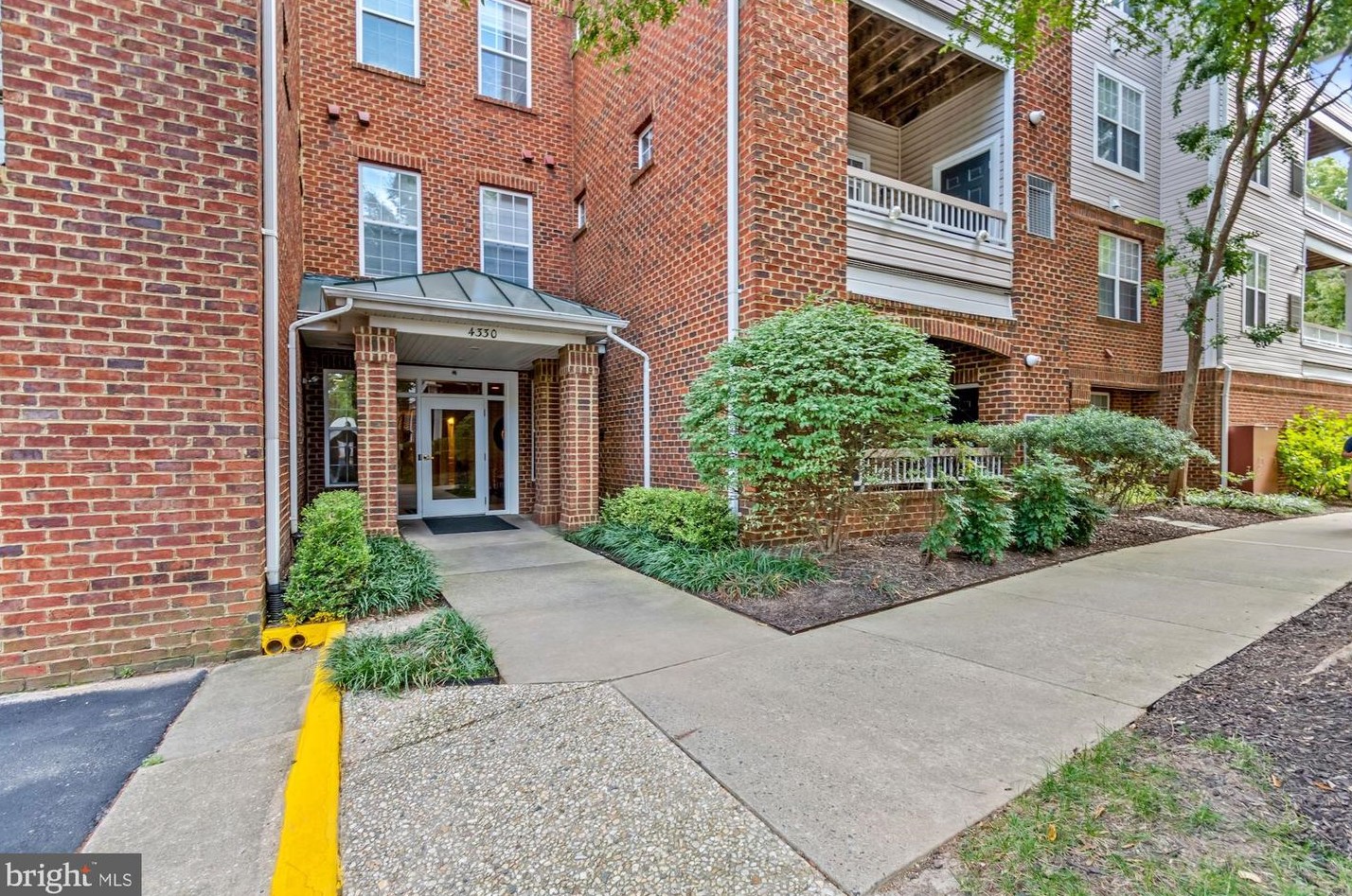 4330 Cannon Ridge Ct, Fairfax, VA 22033-6005