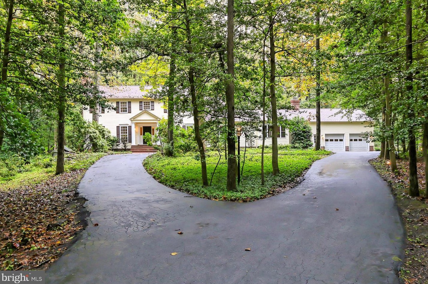 10623 Timberidge Rd, Fairfax, VA 22039-2405