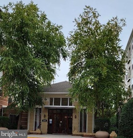 2765 Centerboro Dr, Vienna VA  22181-6189 exterior