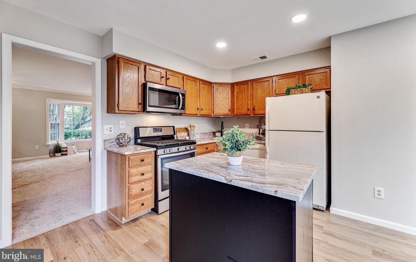 5823 Westwater Ct, Centreville VA  20121-3039 exterior