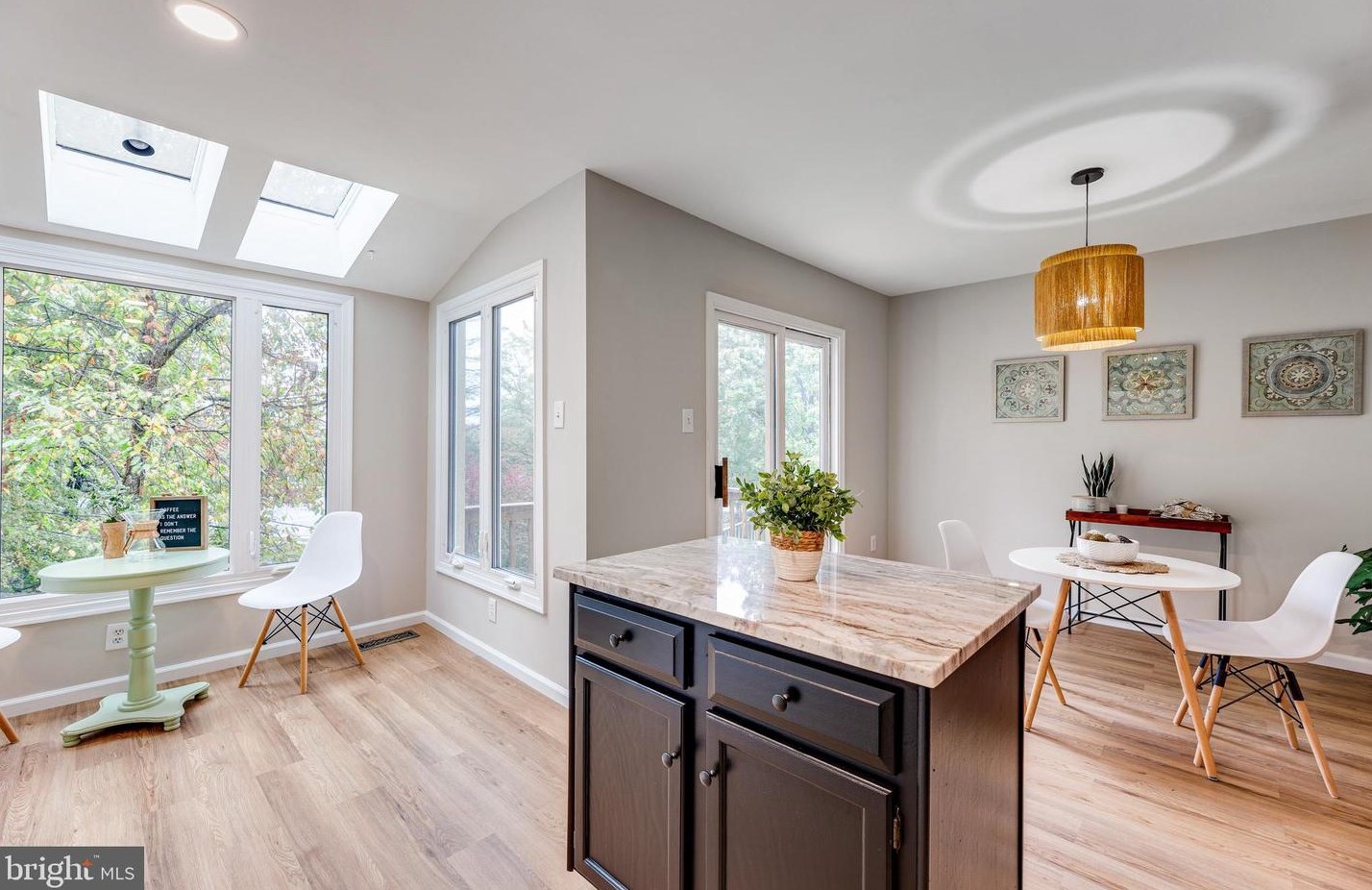 5823 Westwater Ct, Centreville VA  20121-3039 exterior