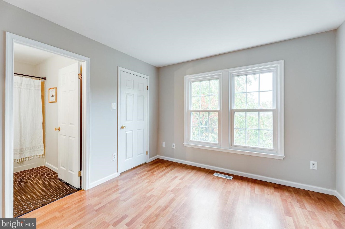 5823 Westwater Ct, Centreville VA  20121-3039 exterior