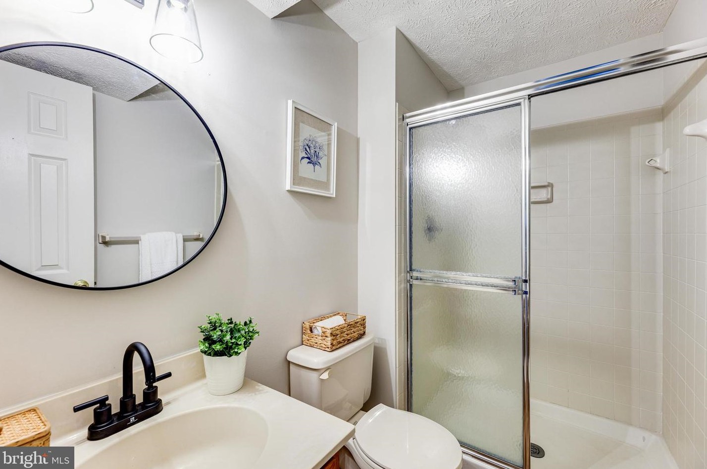 5823 Westwater Ct, Centreville VA  20121-3039 exterior