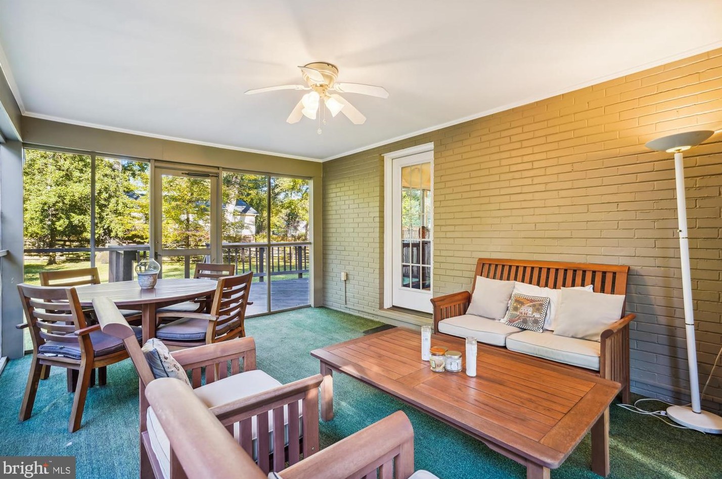 8616 Janet Ln, Vienna VA 22180-6813 exterior