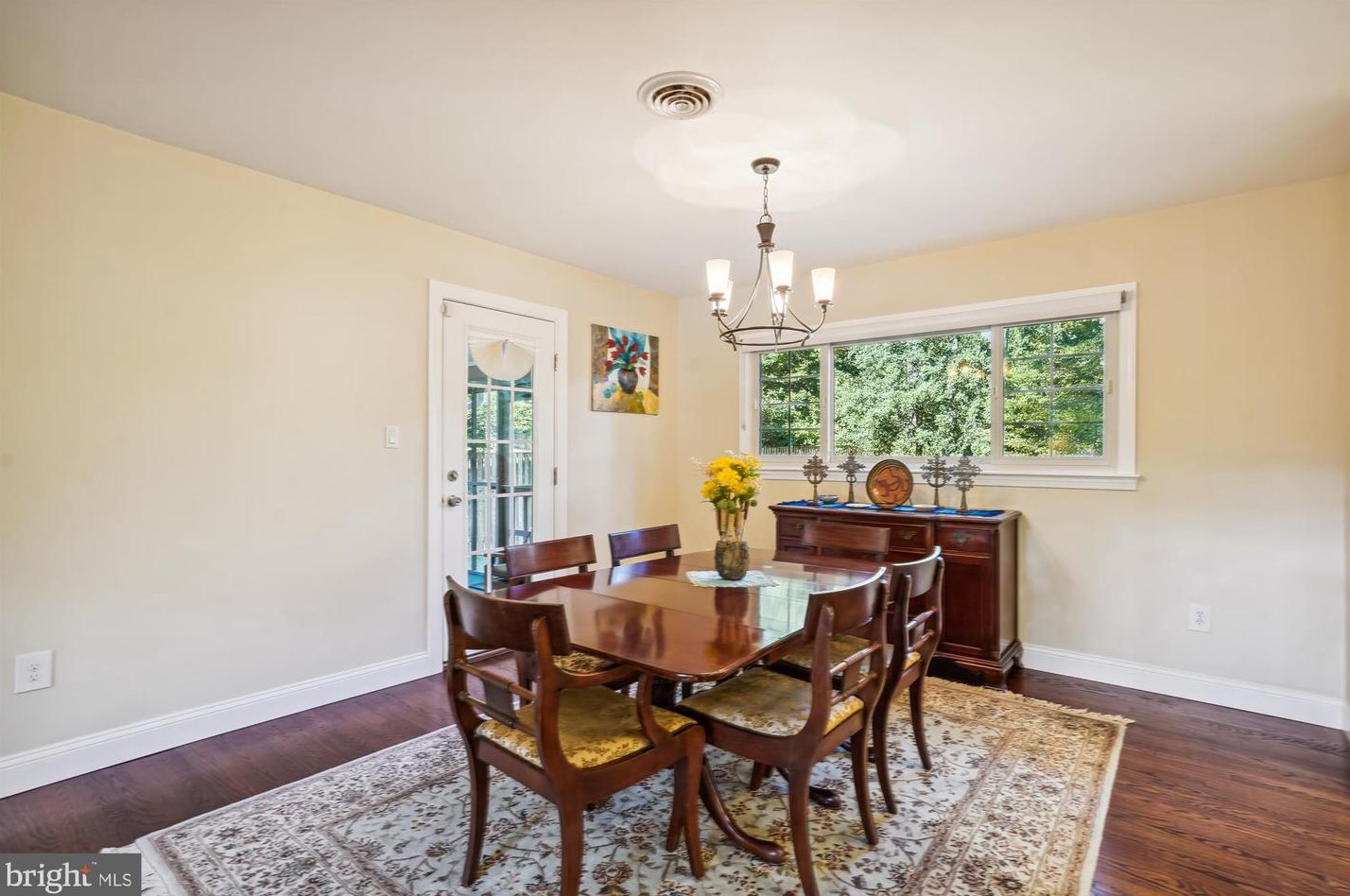 8616 Janet Ln, Vienna VA 22180-6813 exterior