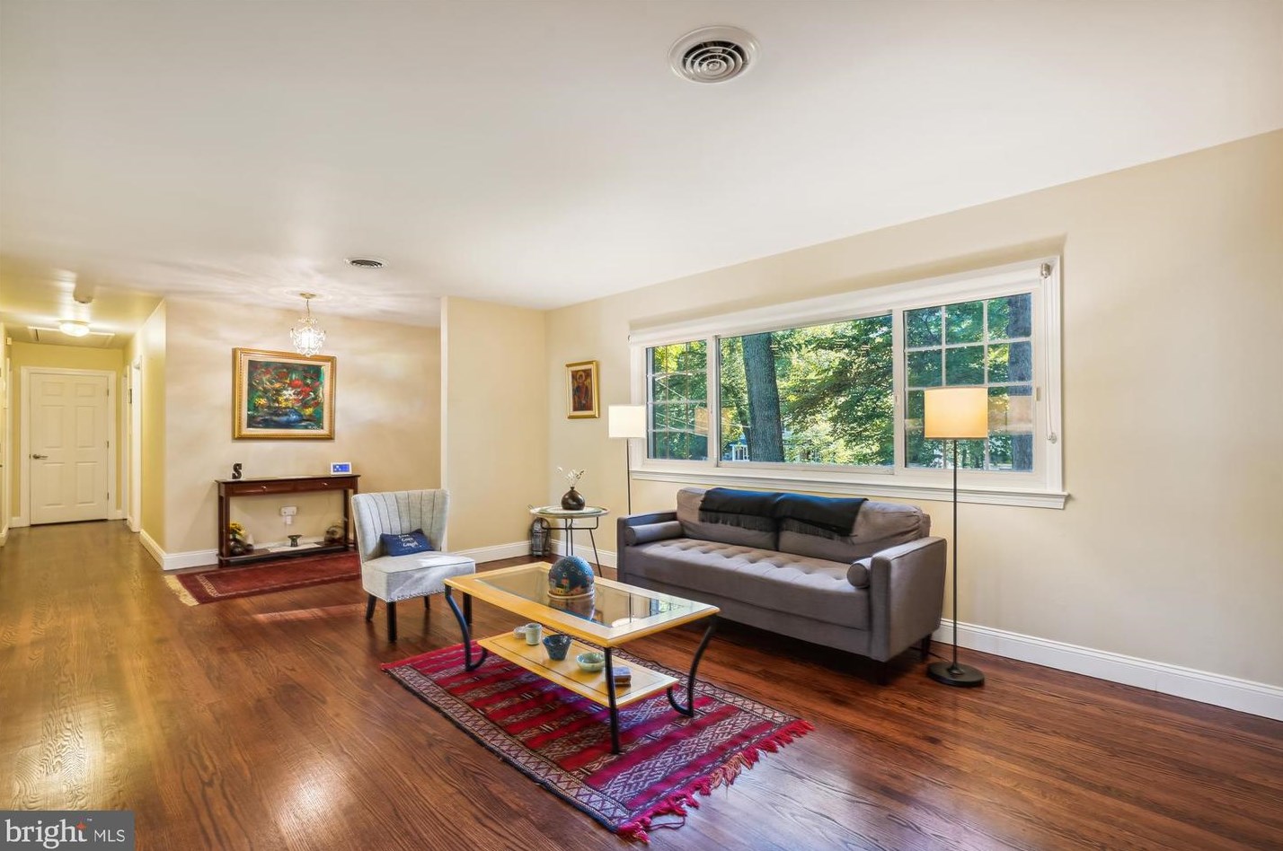 8616 Janet Ln, Vienna VA 22180-6813 exterior