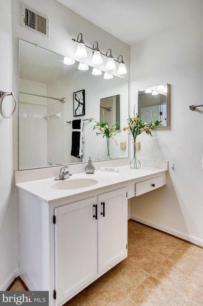 4625 Deerwatch Dr, Fairfax VA  20151-2259 exterior