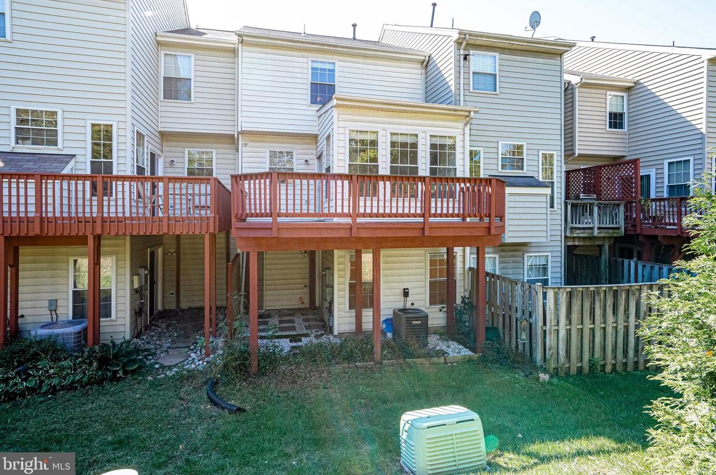 4625 Deerwatch Dr, Fairfax VA  20151-2259 exterior