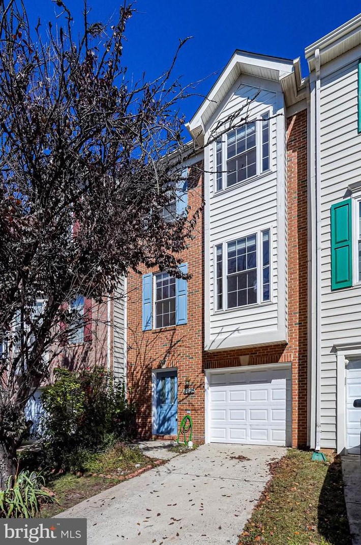 4625 Deerwatch Dr, Fairfax, VA 20151