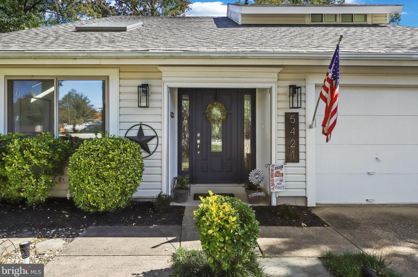 5421 Sideburn Rd, Fairfax, VA 22032-3738