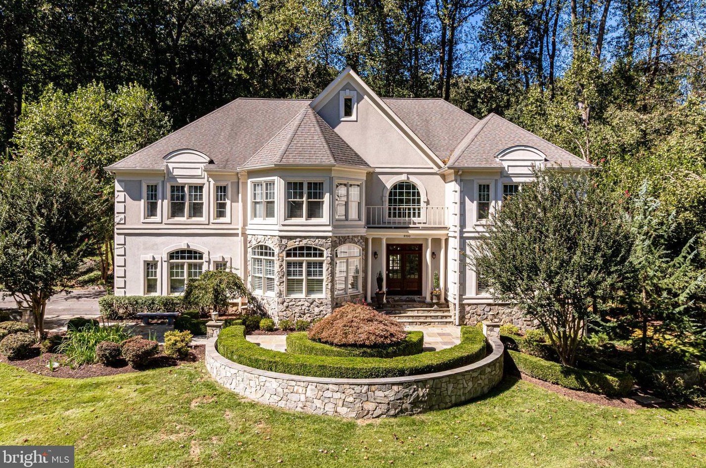 9700 Meadowmere Dr, Vienna, VA 22182-1999