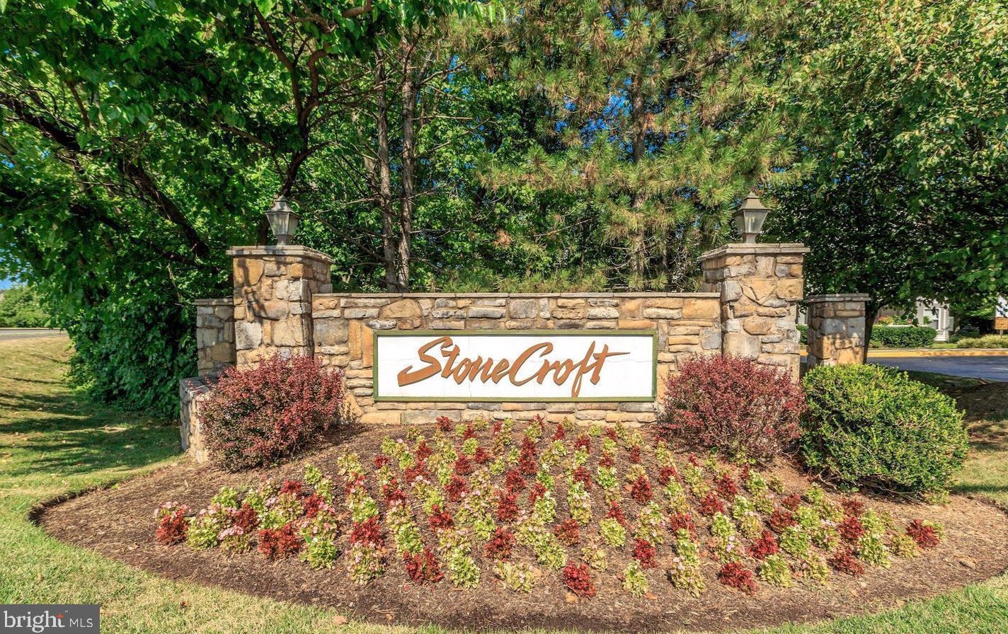 13085 Autumn Woods Way #205, Fairfax, VA 22033