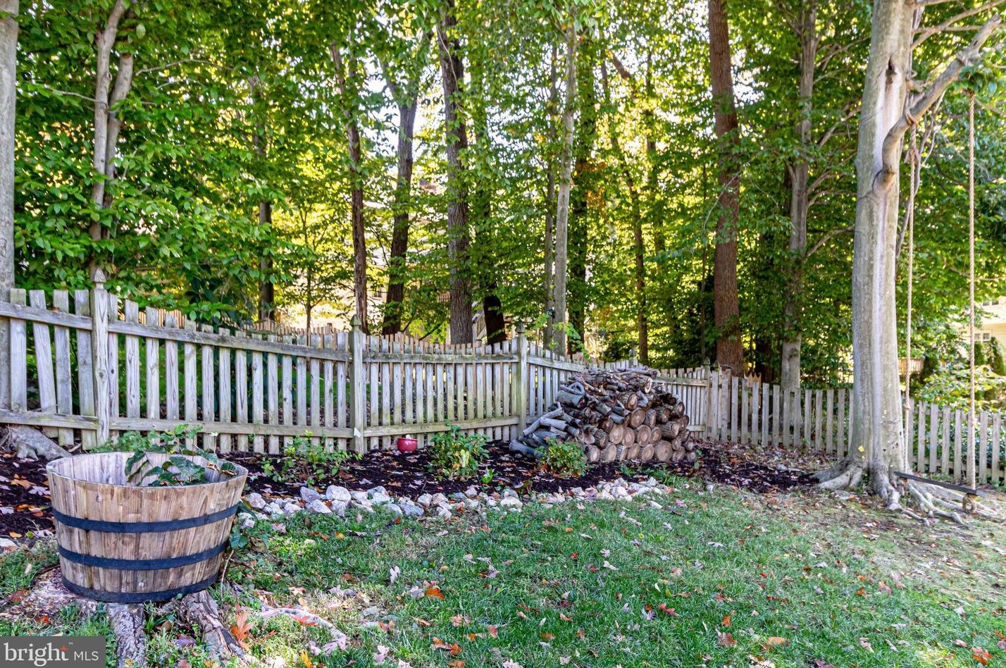 8312 Argent Cir, Fairfax VA 22039-3105 exterior