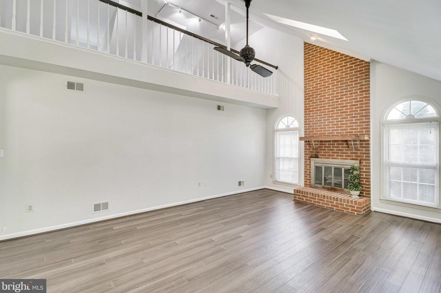 8312 Argent Cir, Fairfax VA 22039-3105 exterior