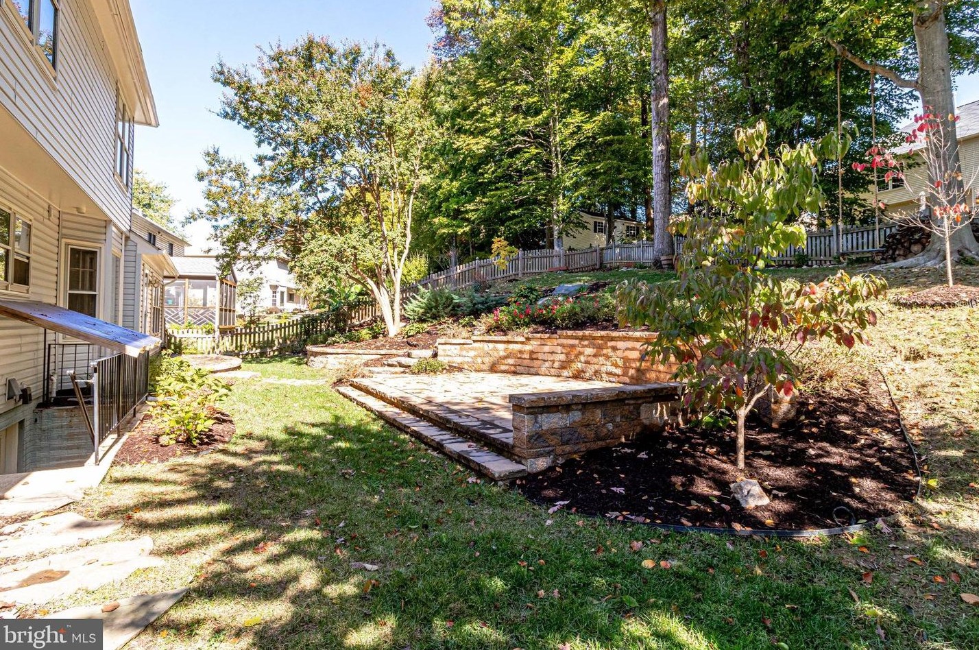 8312 Argent Cir, Fairfax VA 22039-3105 exterior