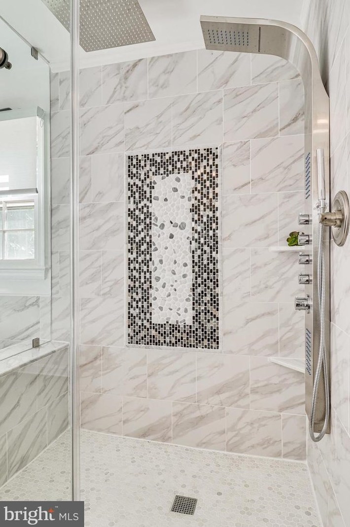 8312 Argent Cir, Fairfax VA 22039-3105 exterior