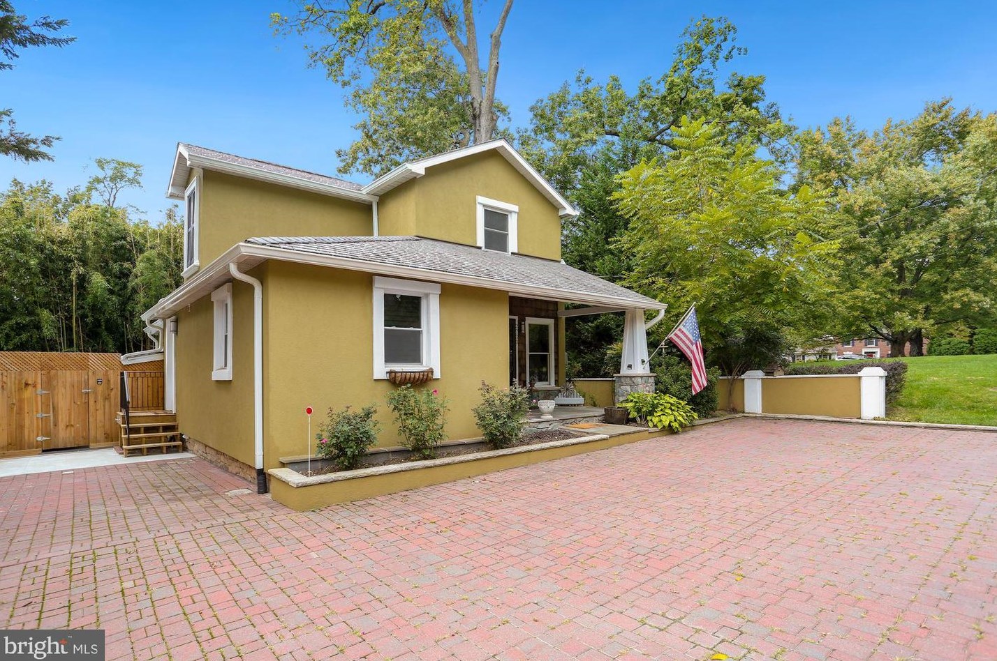 2730 Oak Valley Dr, Vienna, VA 22181-5364