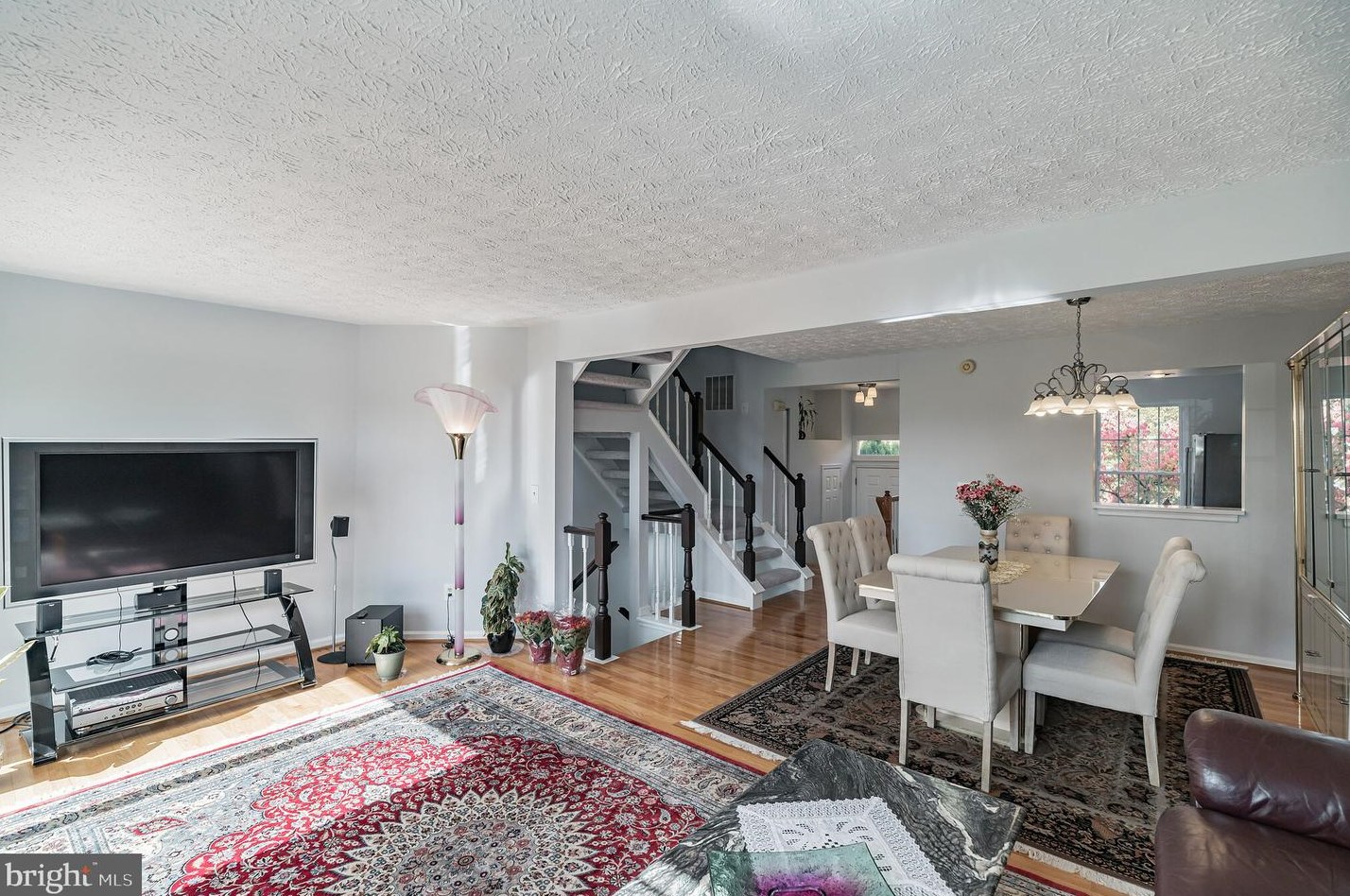 13303 Burkitts Rd, Fairfax, VA 22033-1300