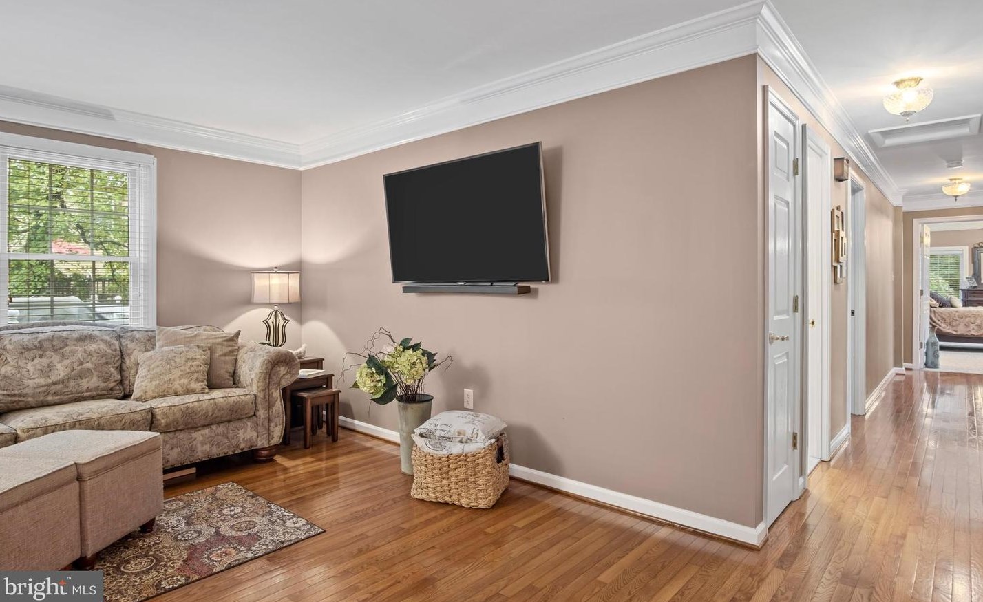 1857 Abbotsford Dr, Vienna VA  22182-3302 exterior