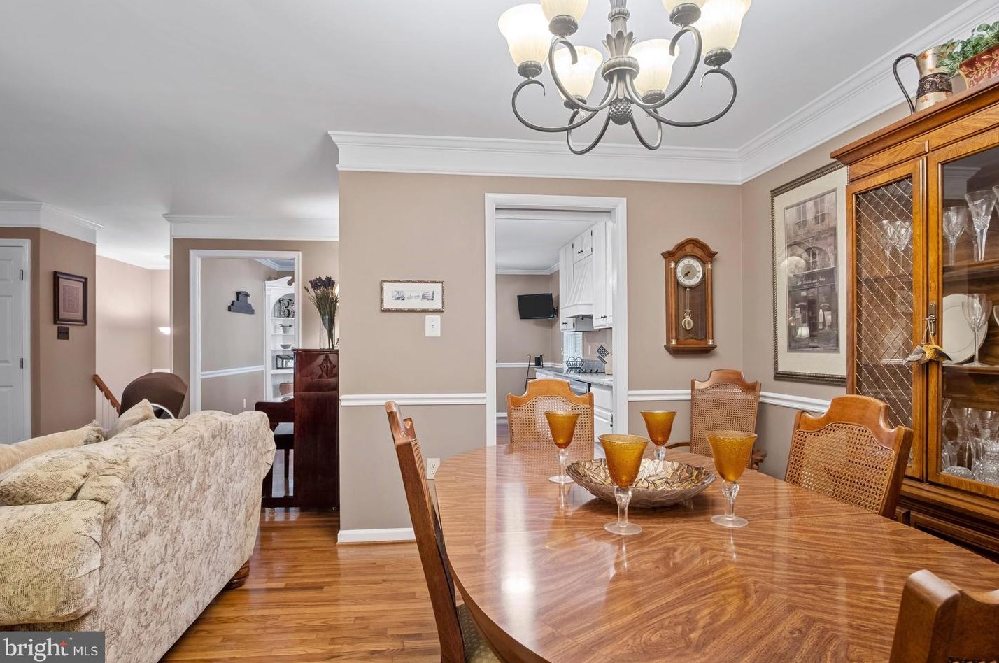 1857 Abbotsford Dr, Vienna VA  22182-3302 exterior