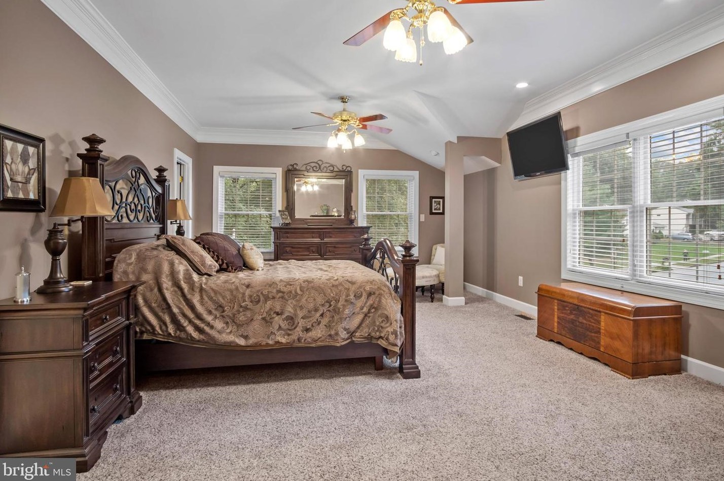 1857 Abbotsford Dr, Vienna VA  22182-3302 exterior