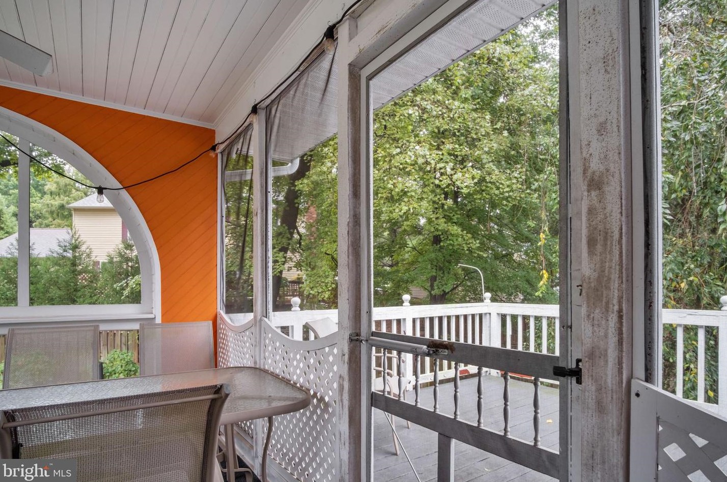 1857 Abbotsford Dr, Vienna VA  22182-3302 exterior