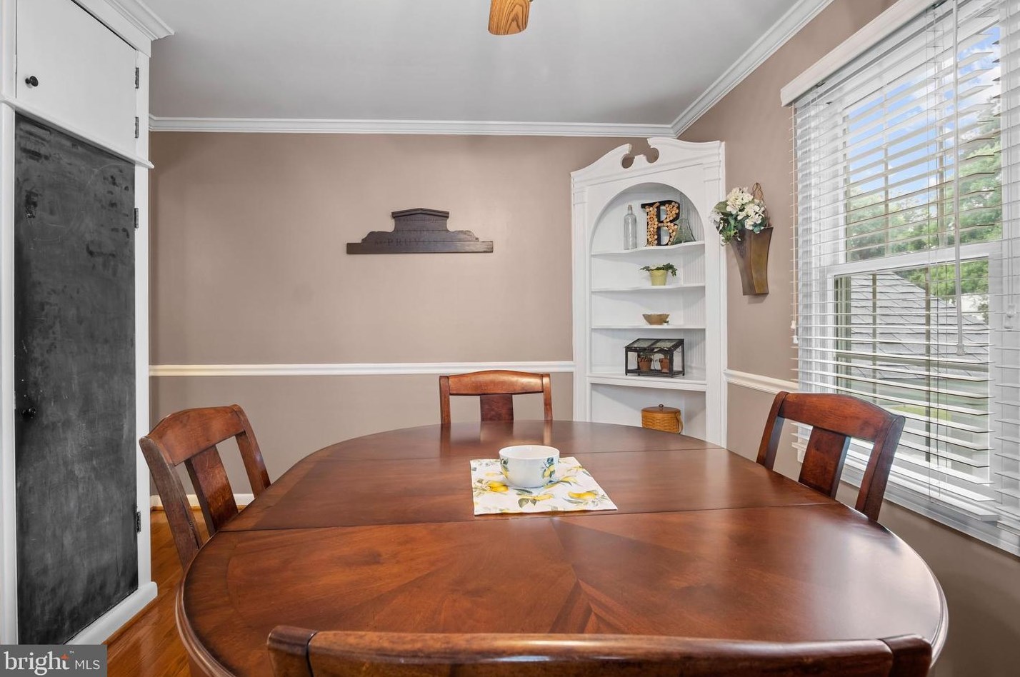 1857 Abbotsford Dr, Vienna VA  22182-3302 exterior