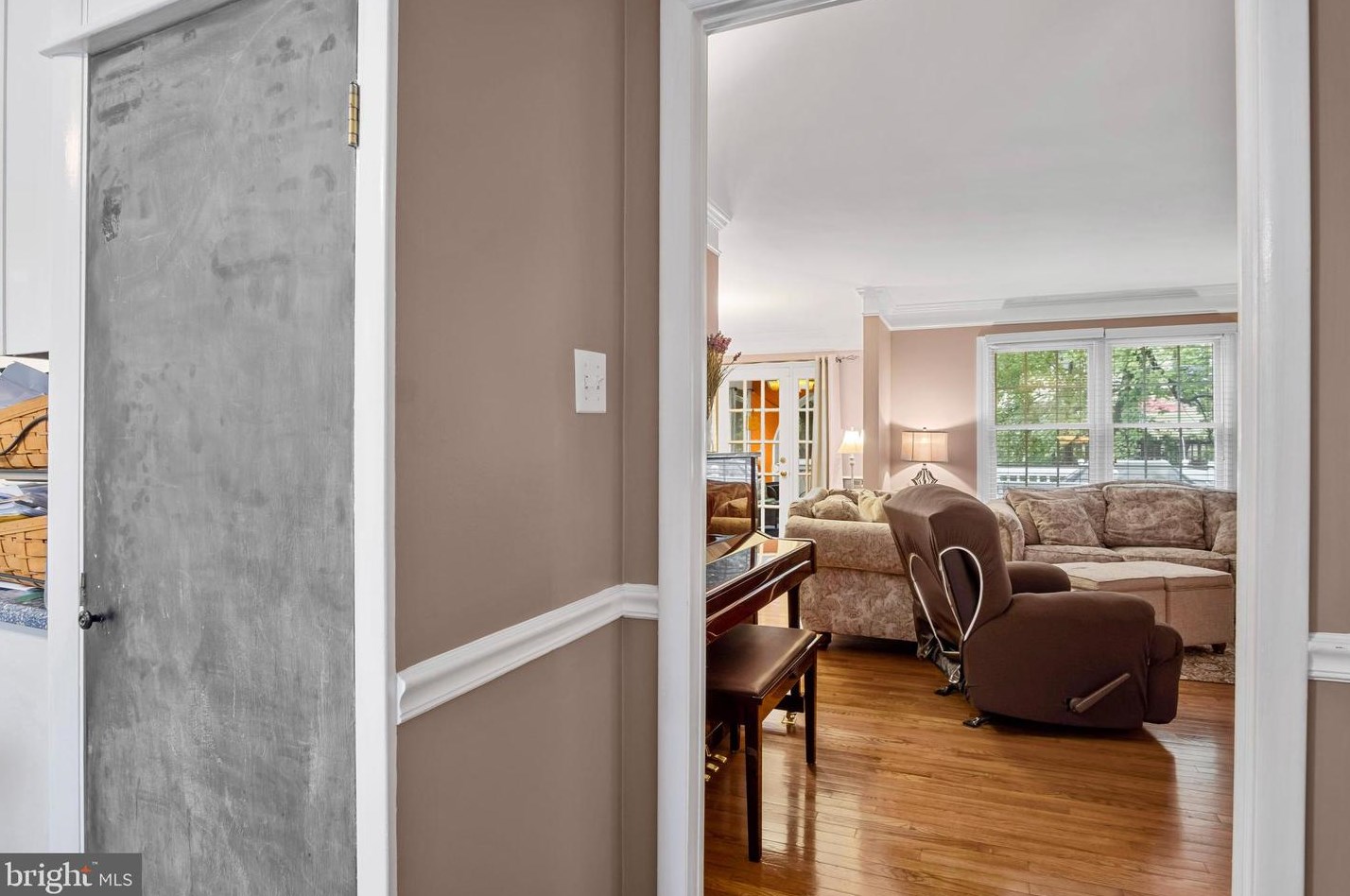 1857 Abbotsford Dr, Vienna VA  22182-3302 exterior