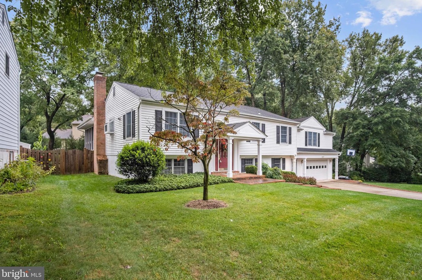 1857 Abbotsford Dr, Vienna VA  22182-3302 exterior