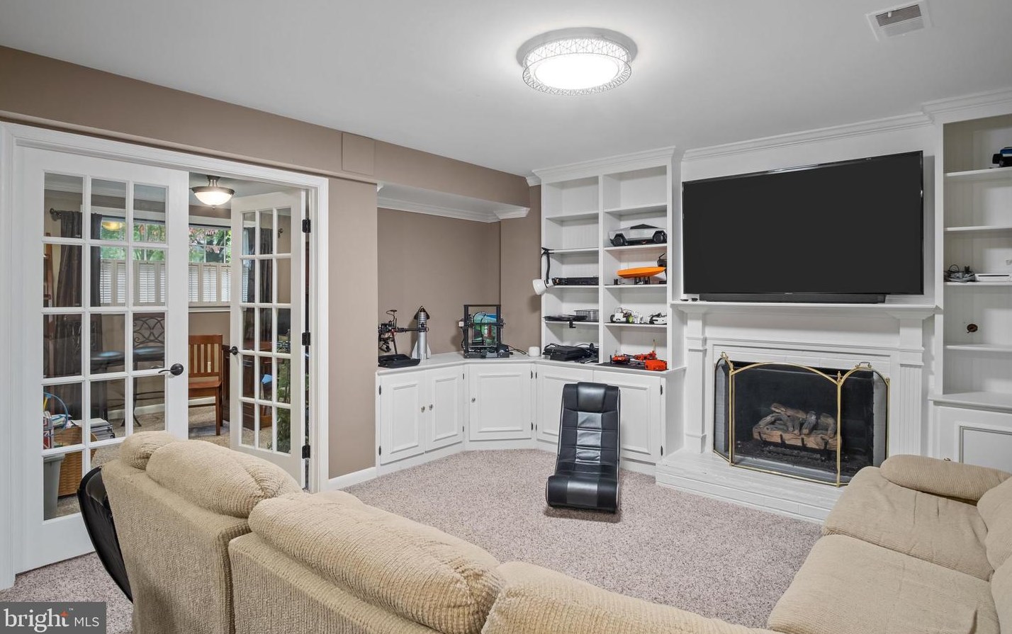 1857 Abbotsford Dr, Vienna VA  22182-3302 exterior