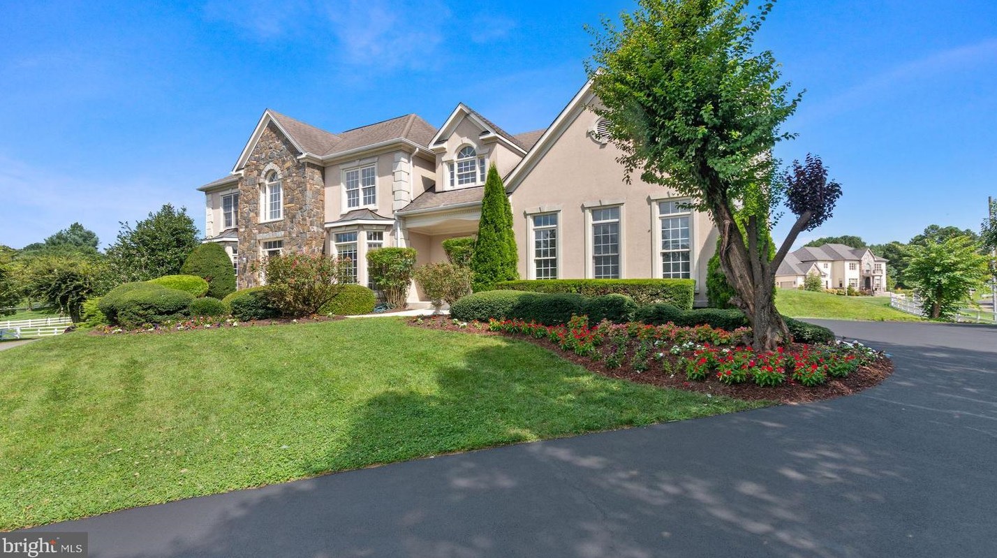 11100 Tommye Ln, Herndon, VA 20194