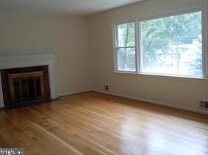 104 Patrick St, Vienna VA  22180-6664 exterior