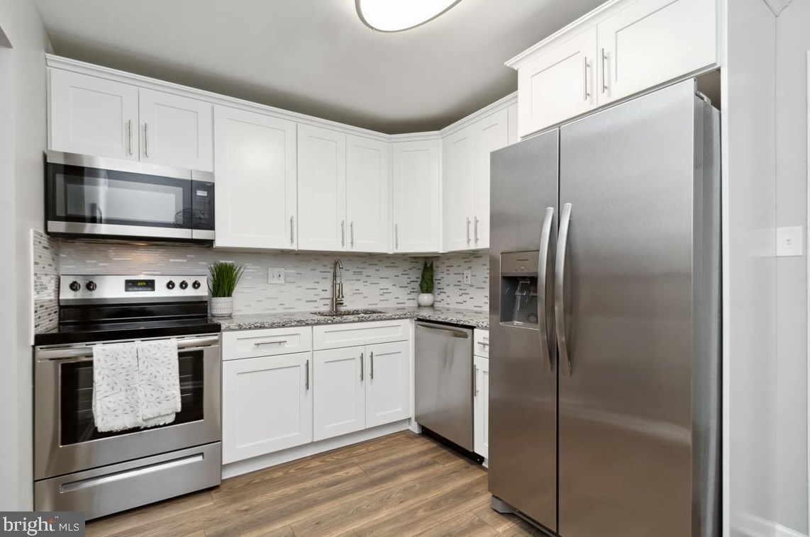 9728 Kingsbridge Dr #302, Fairfax, VA 22031