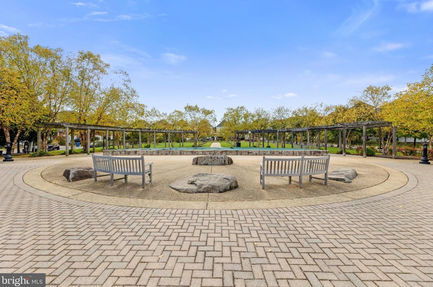 5684 Faircloth Ct, Centreville VA  20120-1979 exterior