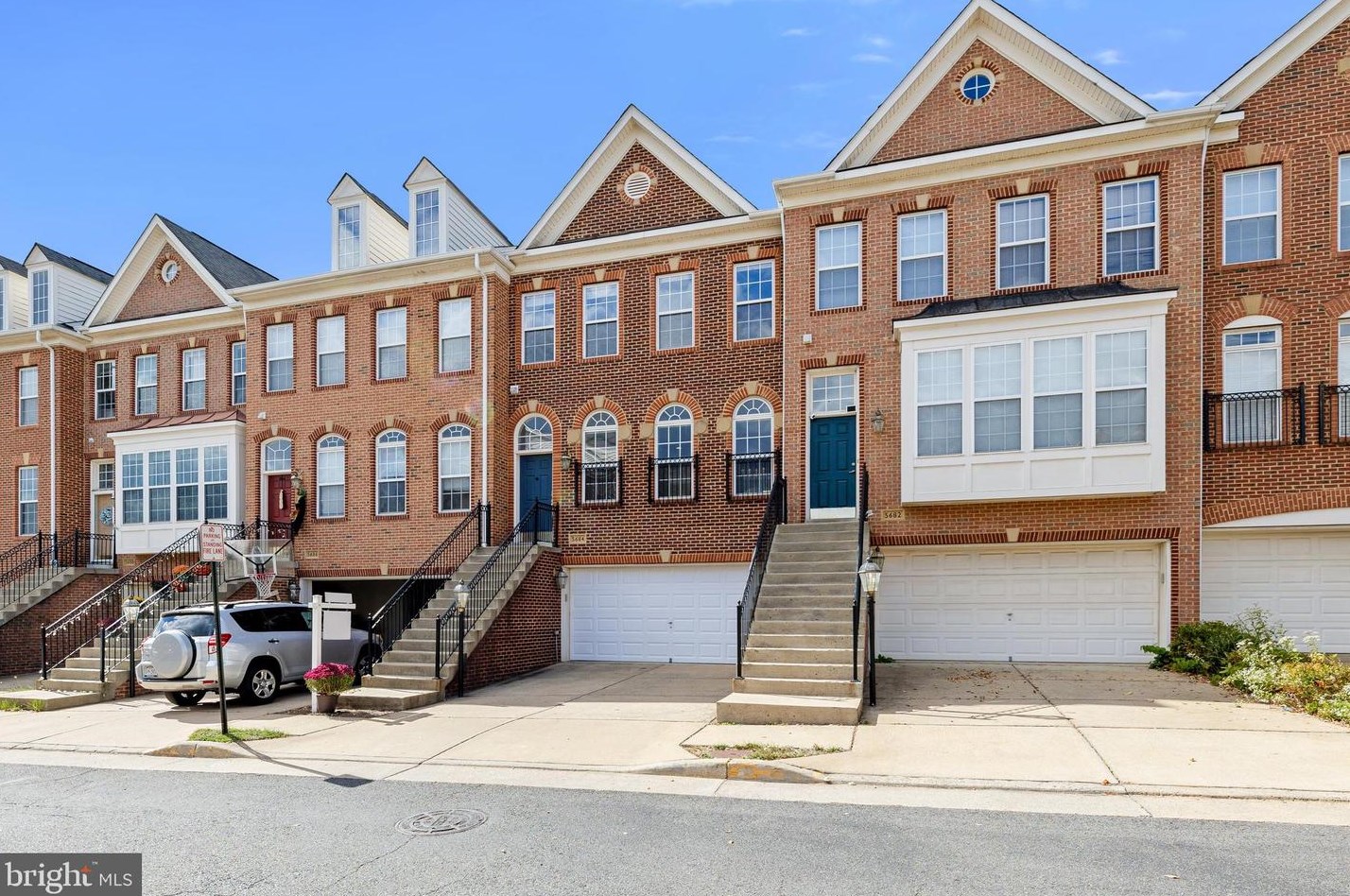 5684 Faircloth Ct, Centreville, VA 20120-1989